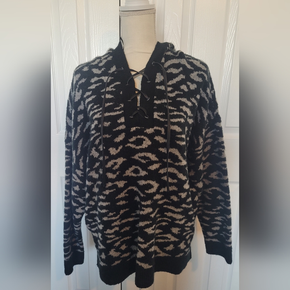 Rock & Republic Black/ Gray  Animal Print Design Lace Up Hooded Sweater Sz XXL